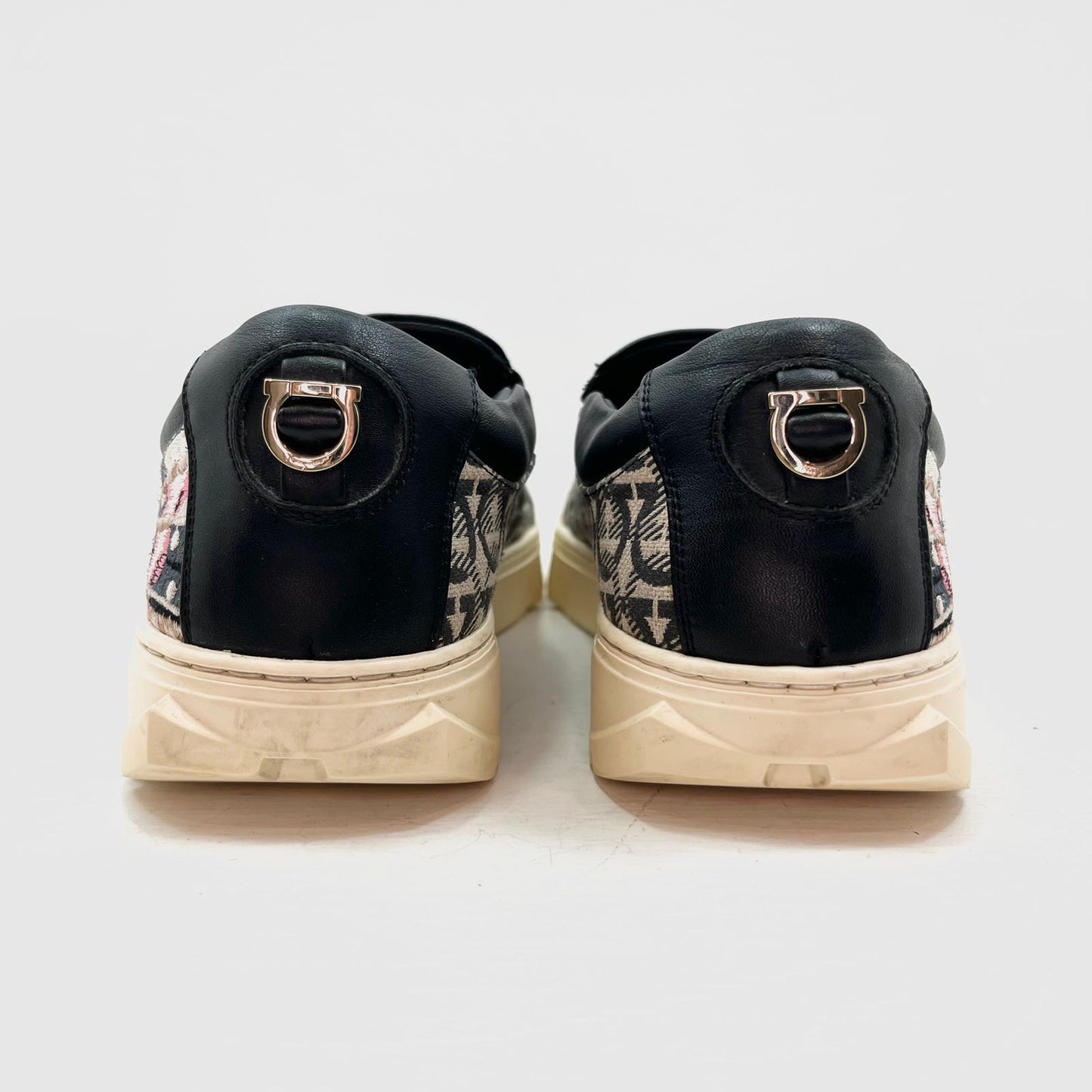 TENIS FERRAGAMO