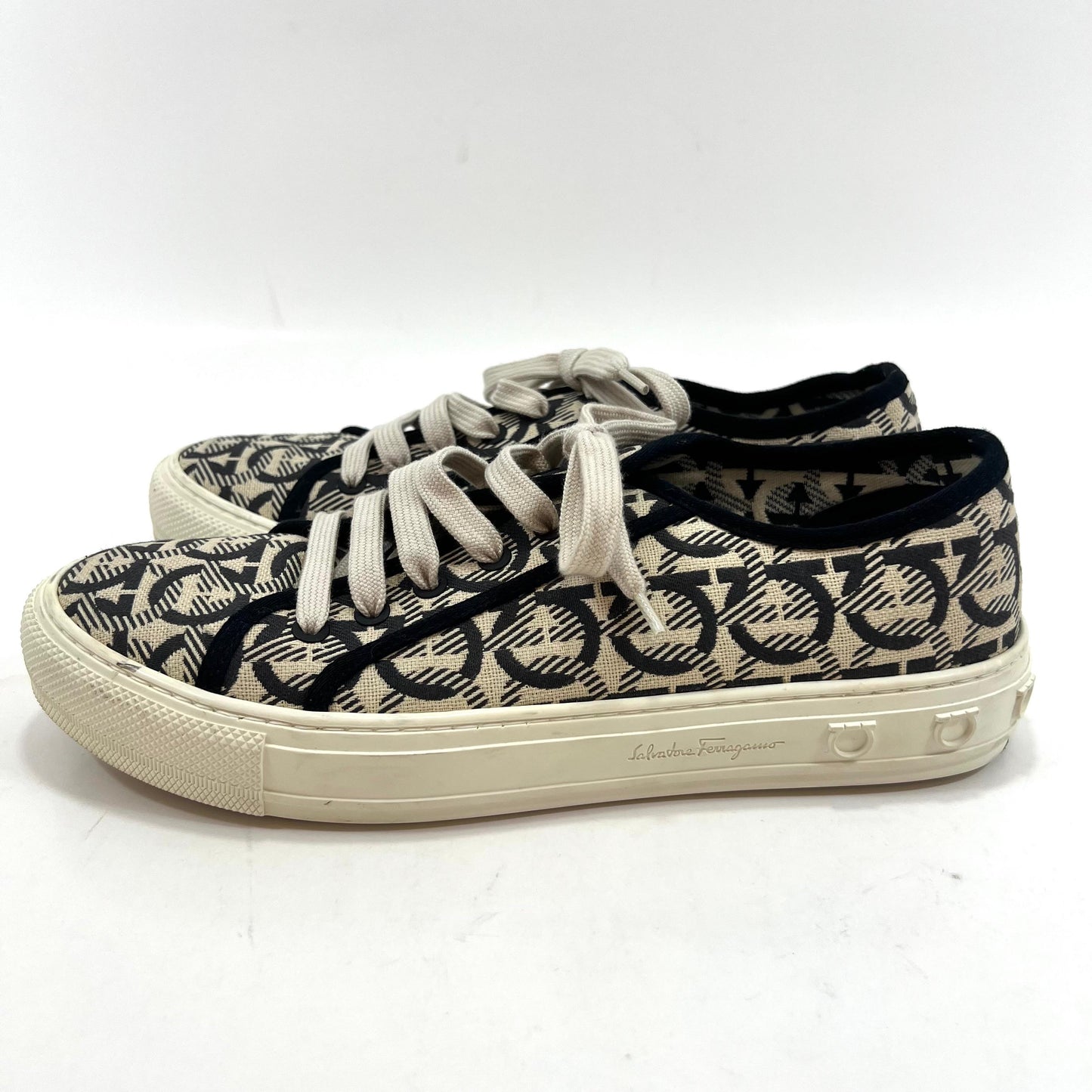 TENIS FERRAGAMO