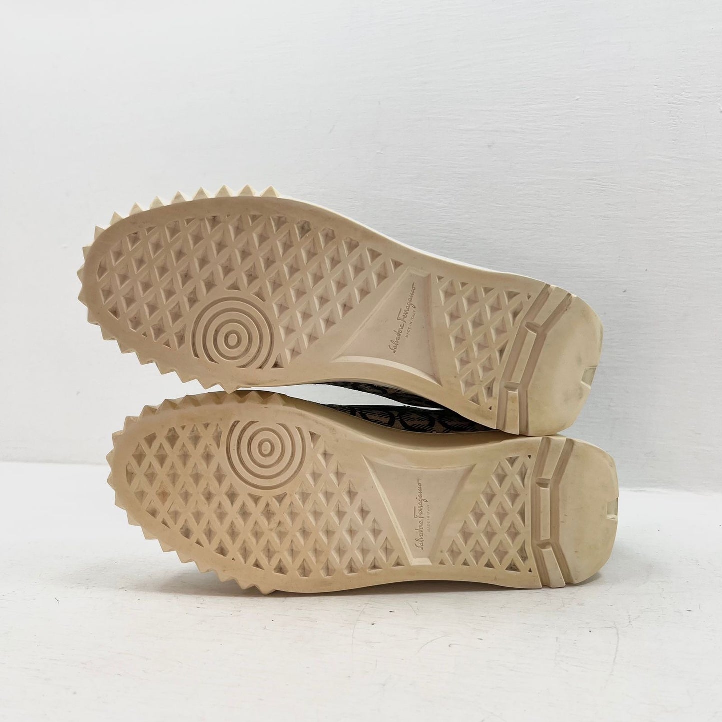 TENIS FERRAGAMO