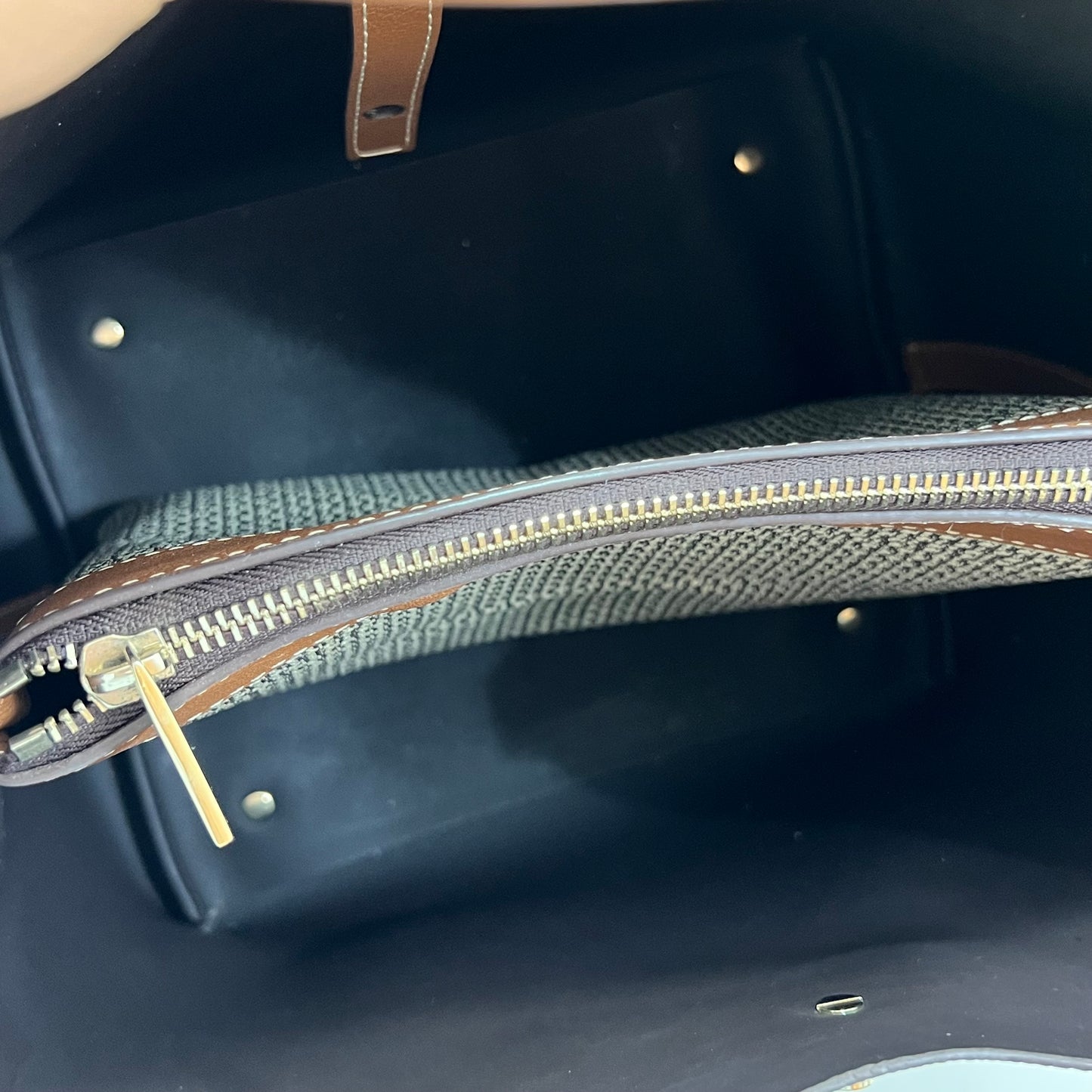 MATRYOSHKA CAROLINA HERRERA