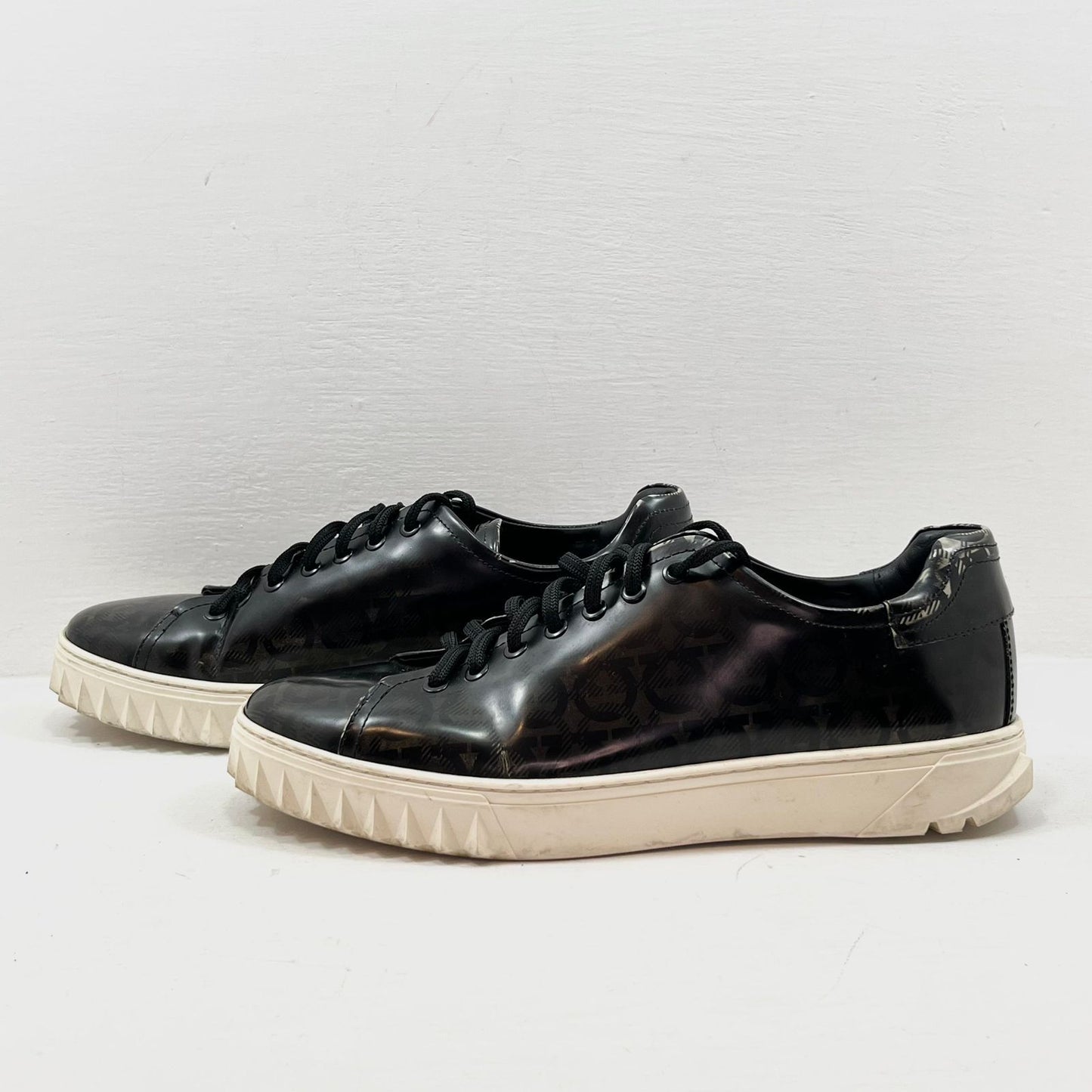 TENIS FERRAGAMO