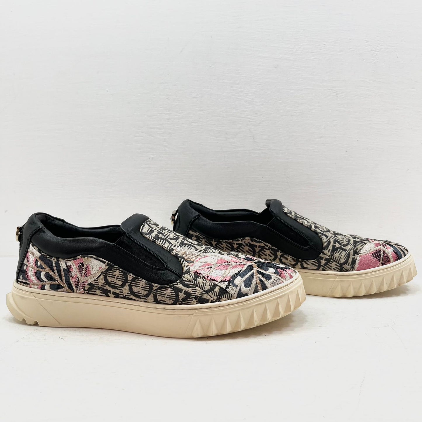 TENIS FERRAGAMO