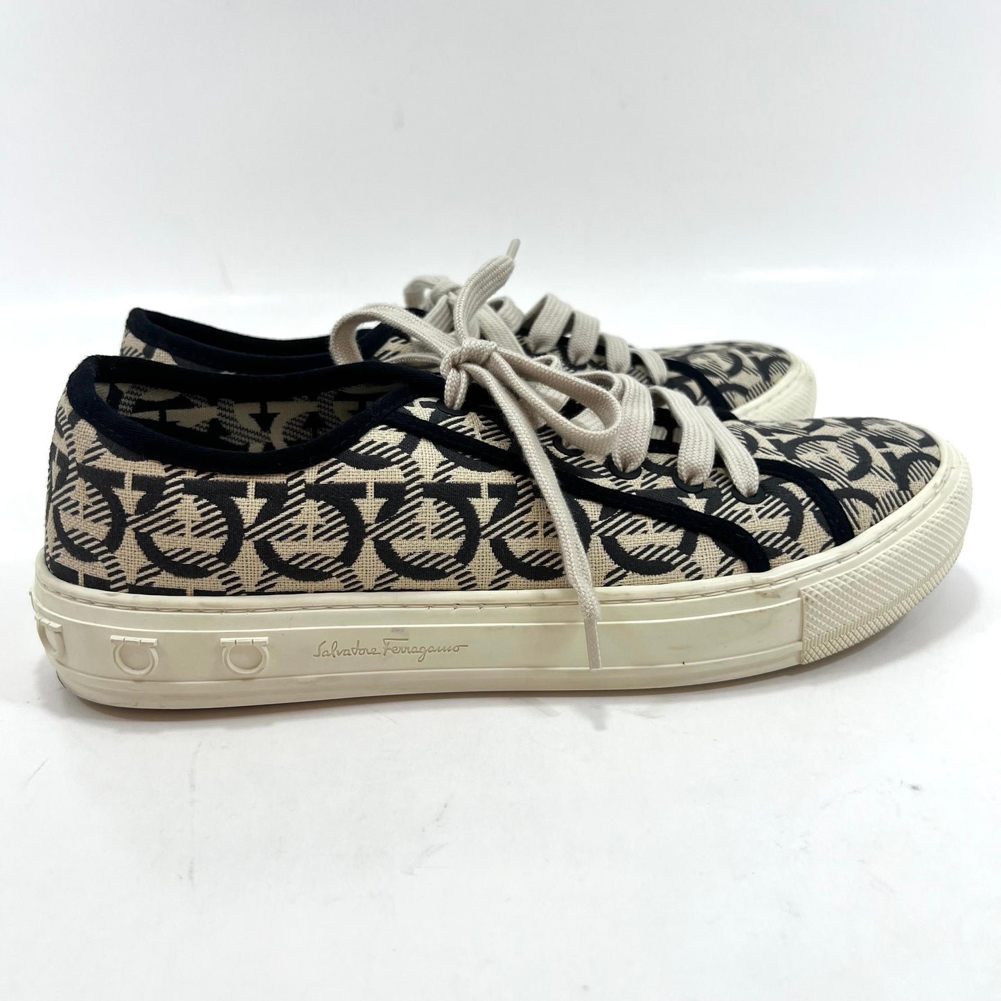 TENIS FERRAGAMO