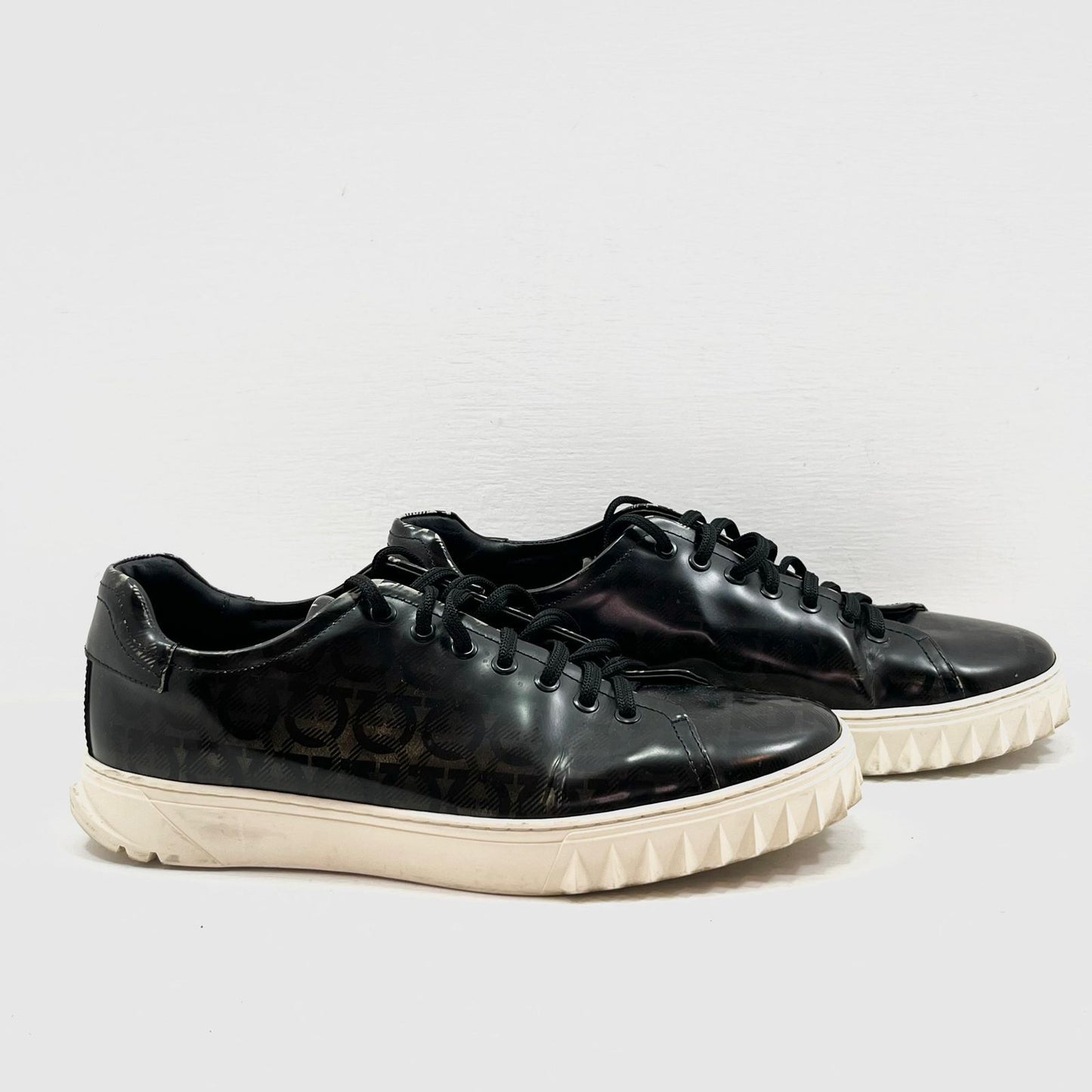 TENIS FERRAGAMO