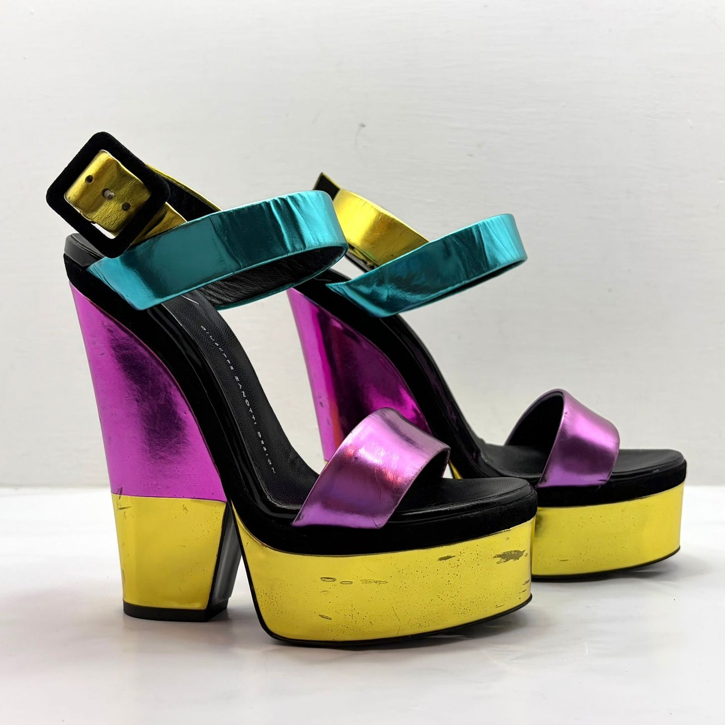 PLATAFORMAS GIUSEPPE ZANOTTI