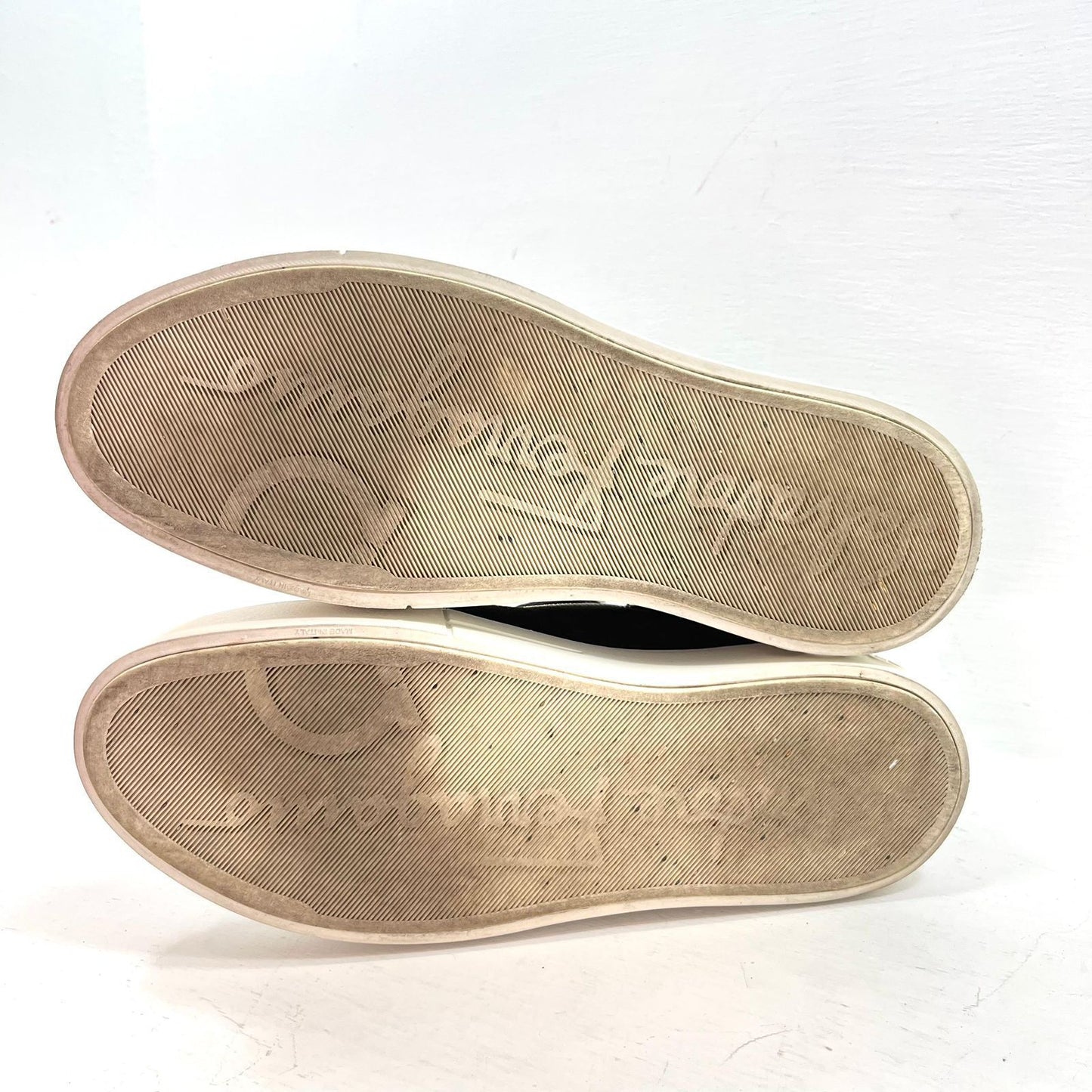 TENIS FERRAGAMO