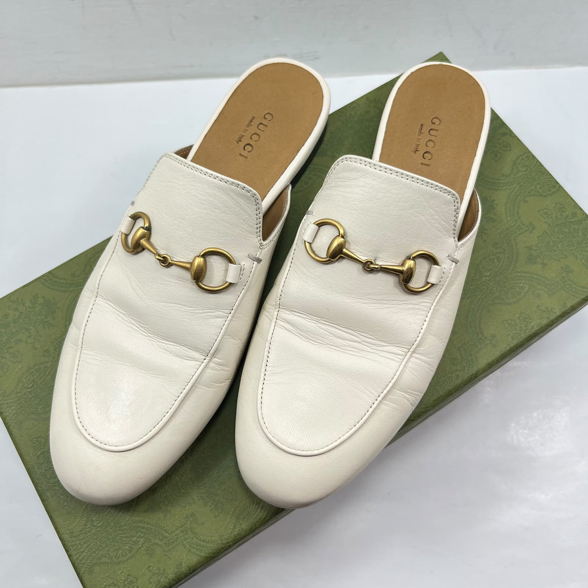 SLIPPERS GUCCI BLANCOS